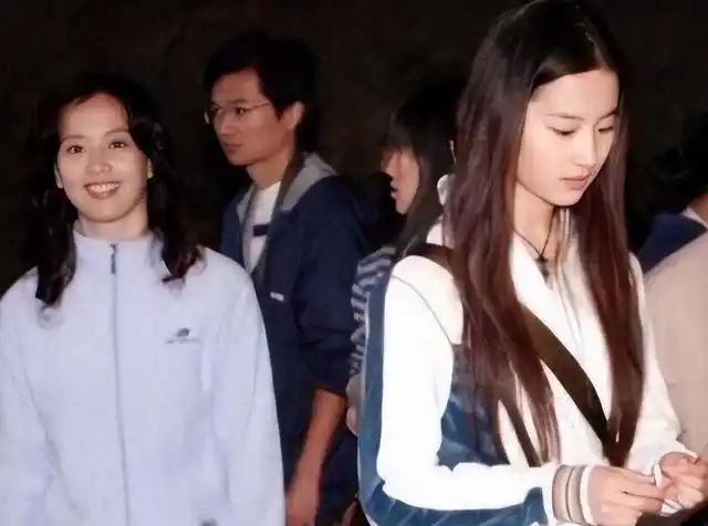 刘亦菲：从童话小仙女到娱乐圈最亮星星，她的传奇人生你了解多少